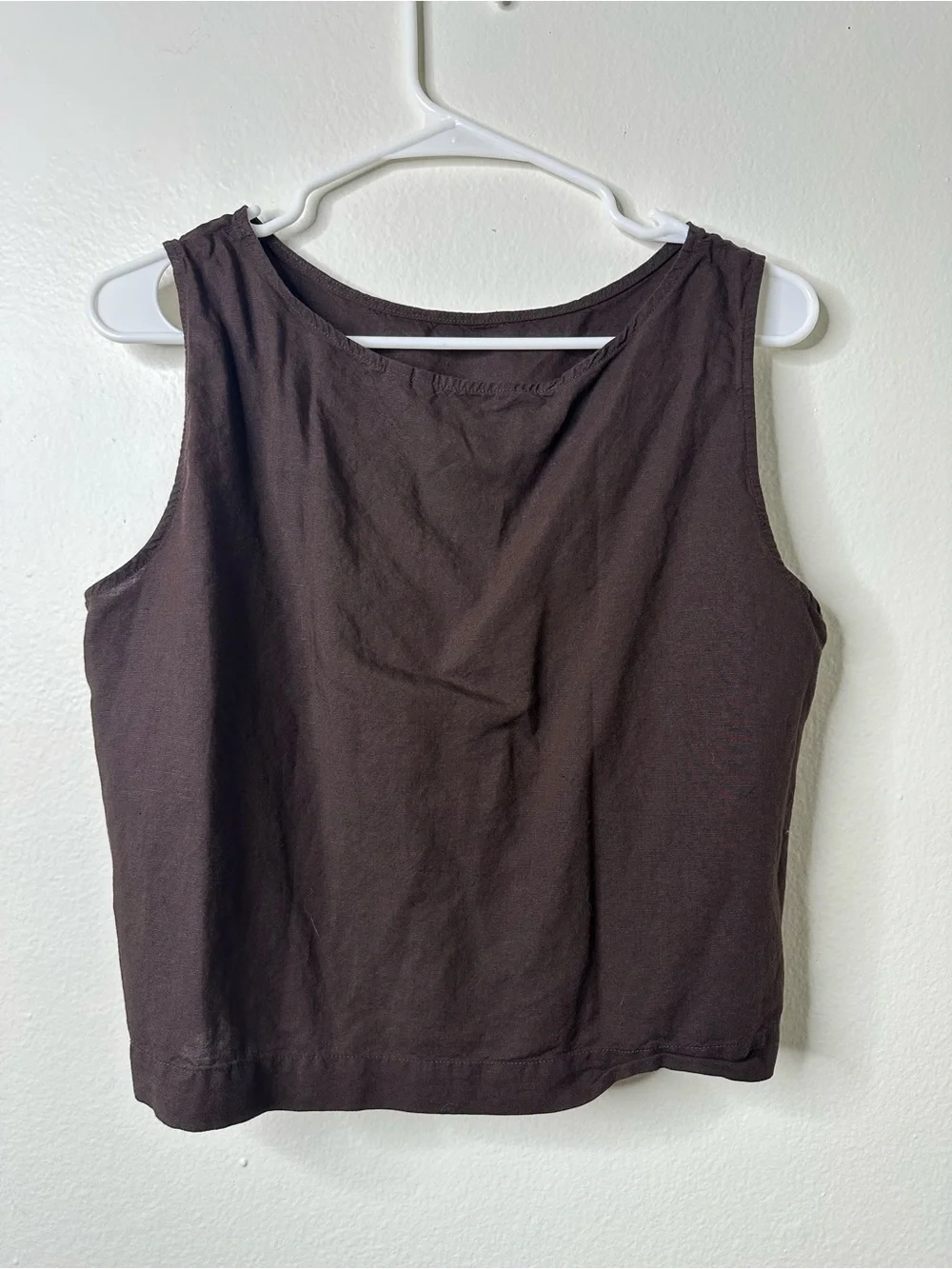 Uniqlo simple sleeveless